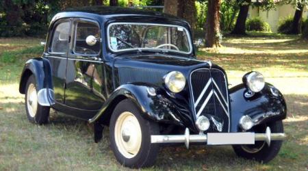 Voiture de collection « Citroën Traction 11 BL 1954 »