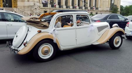 Voiture de collection « Citroën Traction découvrable »