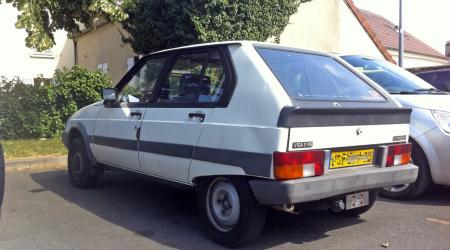 Voiture de collection « Citroën Visa »