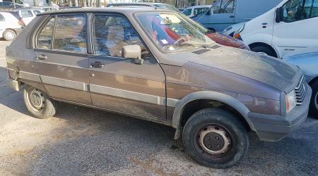 Voiture de collection « Citroën Visa »