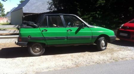 Voiture de collection « Citroën VISA Cabriolet »