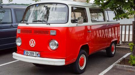 Voiture de collection « Combi VW T2B »