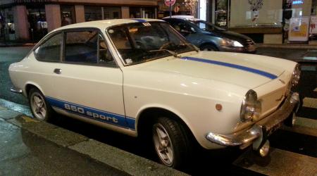 Voiture de collection « Fiat 850 coupé sport »