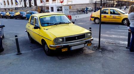 Voiture de collection « Dacia 1300 »