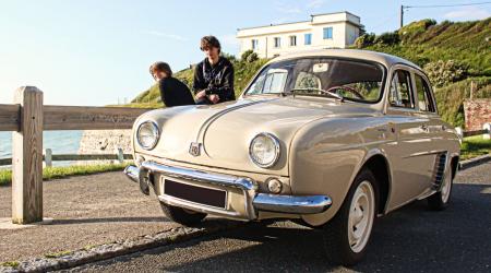 Voiture de collection « Renault Dauphine 1090 de 1960 »