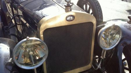 Voiture de collection « Radiateur d'une Delage DI »