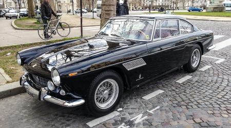 Voiture de collection « Ferrari 250 GT »