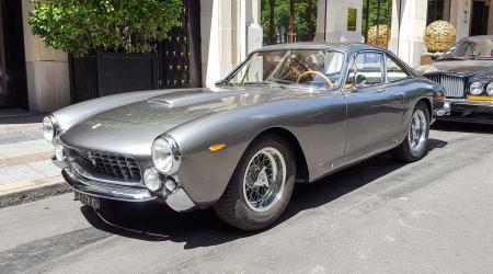 Voiture de collection « Ferrari 250 GT Lusso »