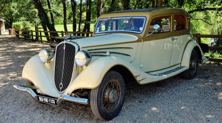 Voiture de collection « Fiat 11CV 1934 »