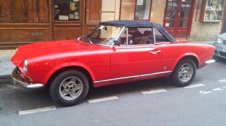 Voiture de collection « Fiat 124 Spider 1600 »