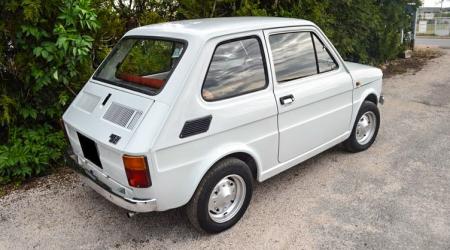 Voiture de collection « Fiat 126 »