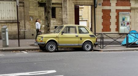 Voiture de collection « Fiat 127 »