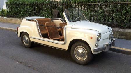 Voiture de collection « Fiat 500 Ghia Jolly »