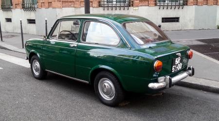 Voiture de collection « Fiat 850 »