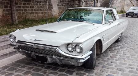 Voiture de collection « Ford Thunderbird 1965 »