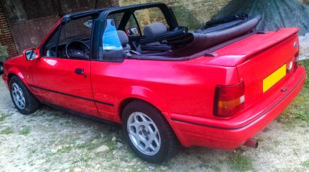 Voiture de collection « Ford Escort Cabriolet »