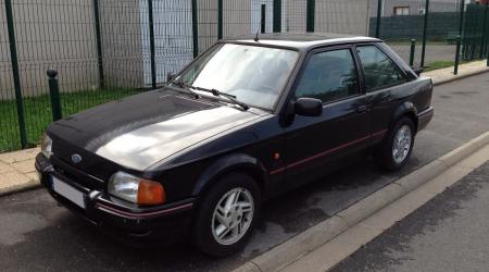 Voiture de collection « Ford Escot XR3I »