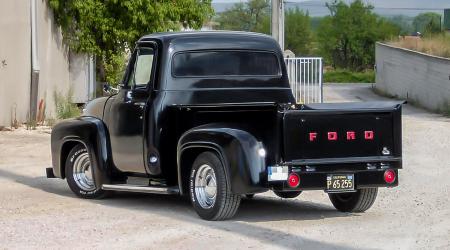 Voiture de collection « Ford F-100 »