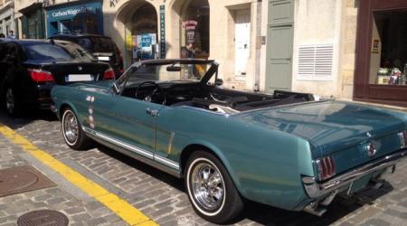 Voiture de collection « Ford Mustang cabriolet »