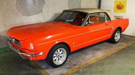 Voiture de collection « Ford Mustang Cab »