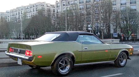 Voiture de collection « Ford Mustang cabriolet »