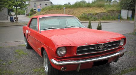 Ford Mustang rouge