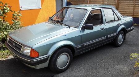 Voiture de collection « Ford Orion »