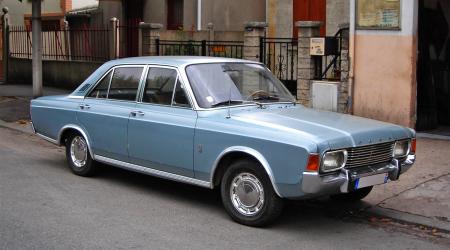 Voiture de collection « Ford Taunus 17M »