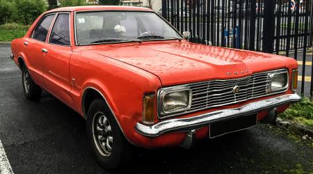 Voiture de collection « Ford Taunus »