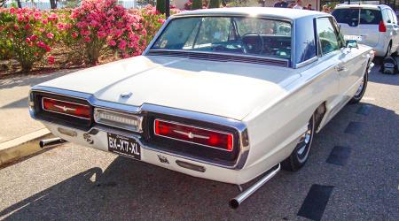 Voiture de collection « Ford Thunderbird »