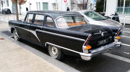 Voiture de collection « Gaz Tchaïka 13 »