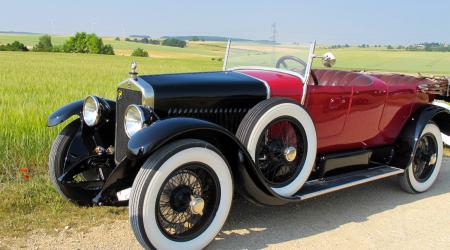 Voiture de collection « Georges Irat torpedo de 1922 »