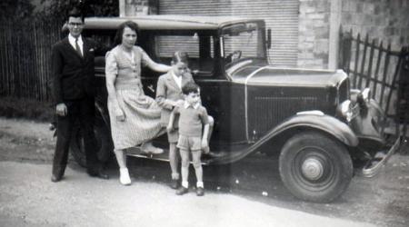 Voiture de collection « L'inconnue du jour... »