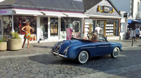 Voiture de collection « Brissonneau & Lotz dessinée par Louis Rosier sur base 4CV »