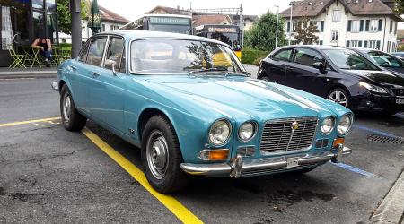 Voiture de collection « Jaguar XJ 2,8l »