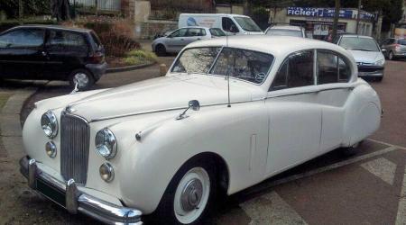 Voiture de collection « Jaguar Mark IX »