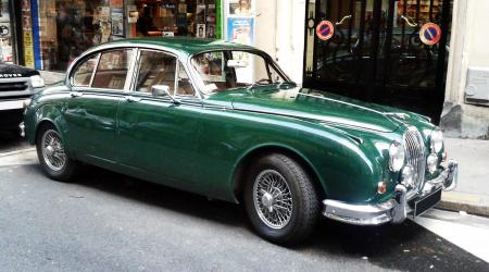 Voiture de collection « Jaguar MKII »