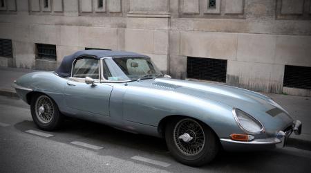 Voiture de collection « Jaguar Type E cabriolet »