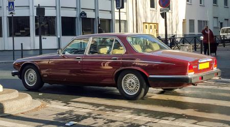 Voiture de collection « Jaguar XJ6 »