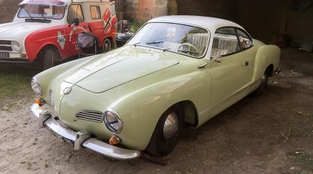 Voiture de collection « VW karmann Ghia »