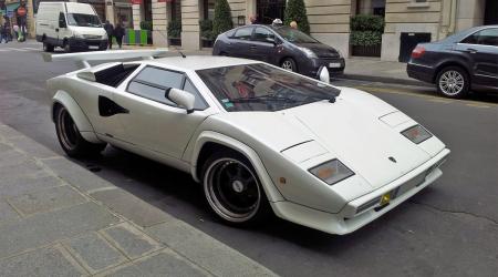 Lamborghini Countach blanche