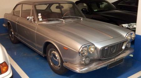 Voiture de collection « Lancia Flavia grise »