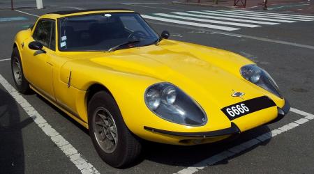 Voiture de collection « Marcos GT Jaune »