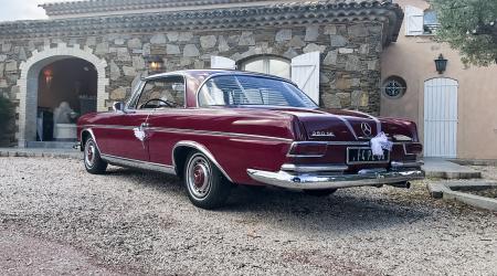 Voiture de collection « Mercedes-Benz 280SE »