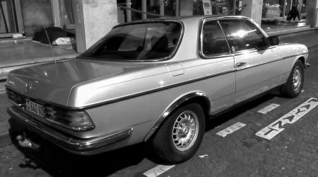 Voiture de collection « Mercedes-Benz 280CE W123 »