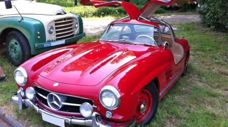 Voiture de collection « Mercedes 300 SL »