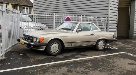 Voiture de collection « Mercedes-Benz 560 SL »