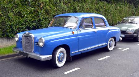 Mercedes-Benz 190db W121 vue de 3/4 avant gauche