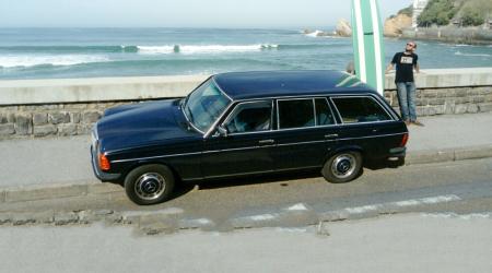 Voiture de collection « Mercedes-Benz 240TD (W123) »