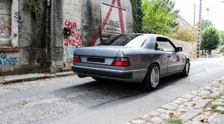 Voiture de collection « Mercedes-Benz 300CE W124 »